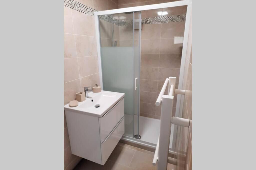 Ferienwohnung Charmante Maison Cosy T2 Avec Terrasse Tremblay-en-France Exterior foto
