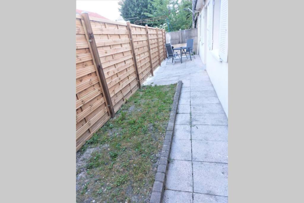 Ferienwohnung Charmante Maison Cosy T2 Avec Terrasse Tremblay-en-France Exterior foto